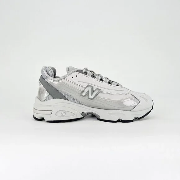 New Balance White And Gray Sneakers